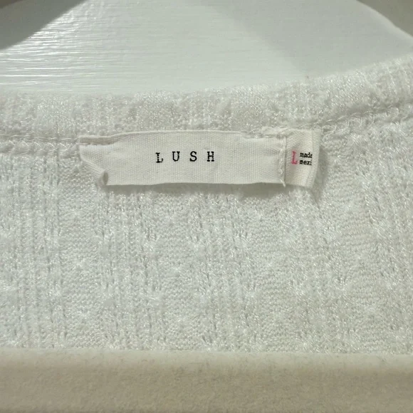 Lush White V-Neck Flutter Sleeve Knit Top Size Large - Picture 7 of 8